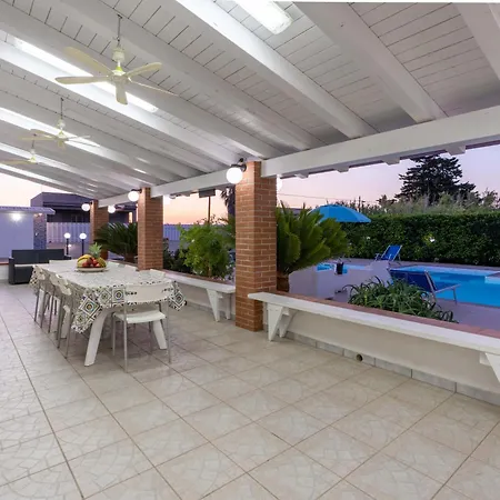Dama Bianca Villa